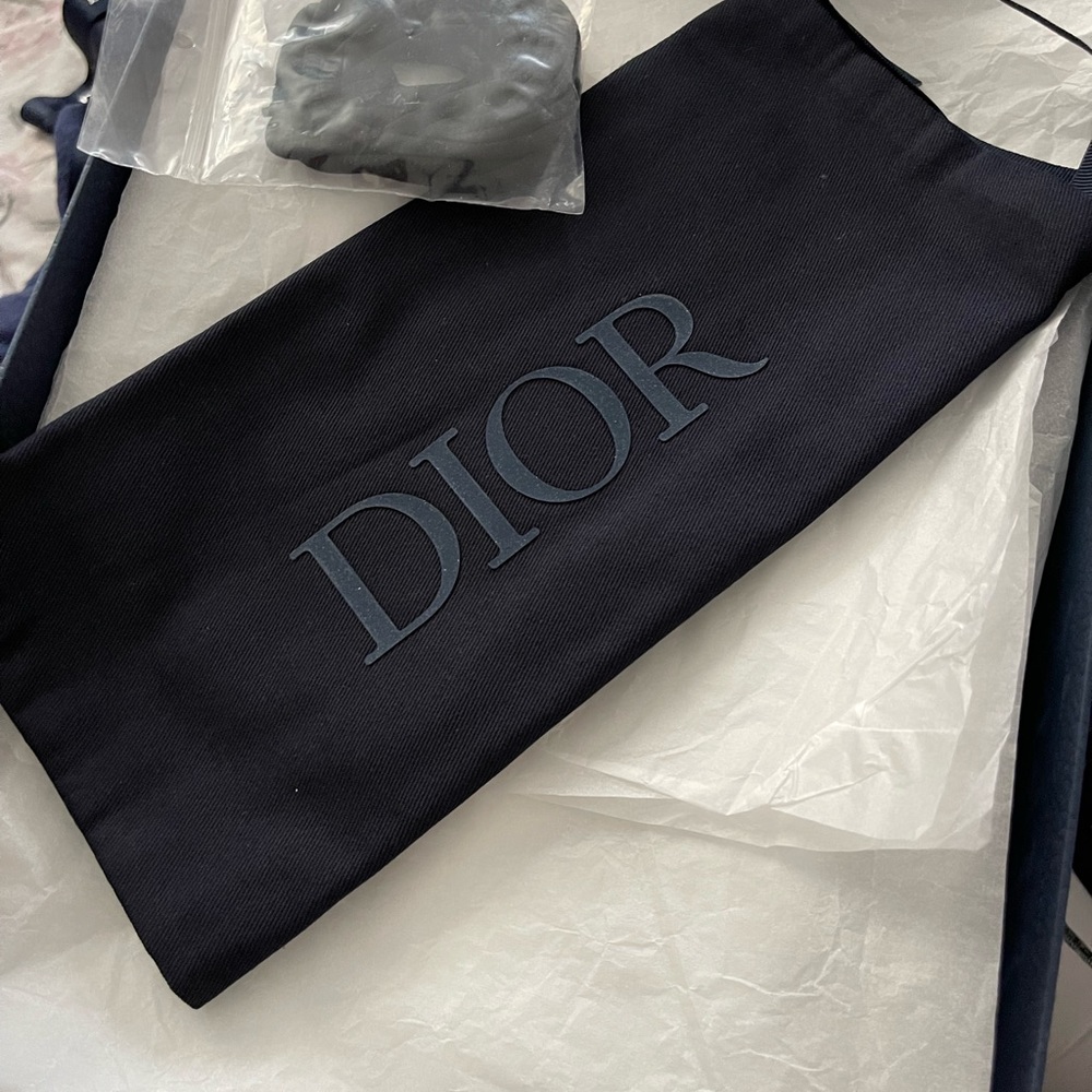 New dior men sneakers size 41 never worn comes with box dustbag and extra laces - Picture 5 of 6